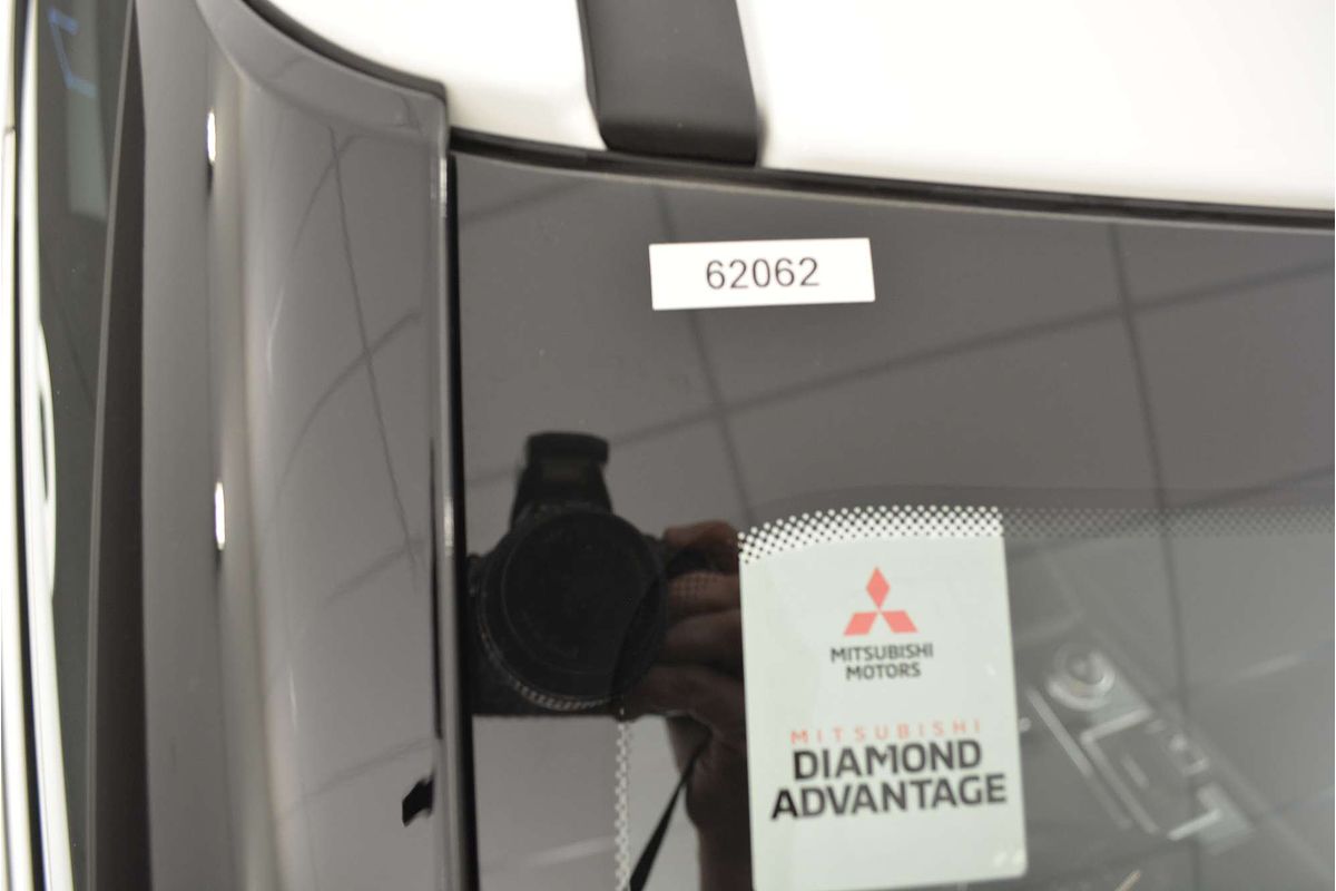 2025 Mitsubishi Outlander ES ZM