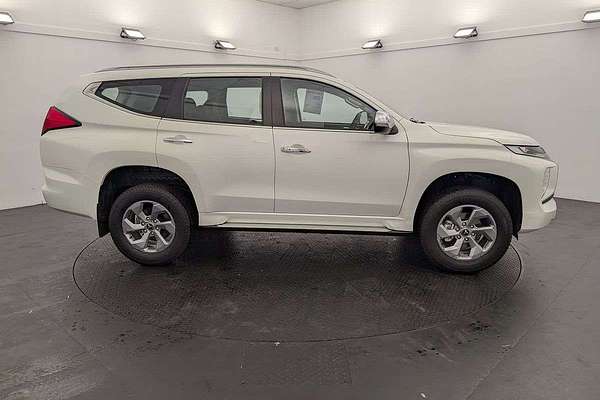 2025 Mitsubishi Pajero Sport GLX QG