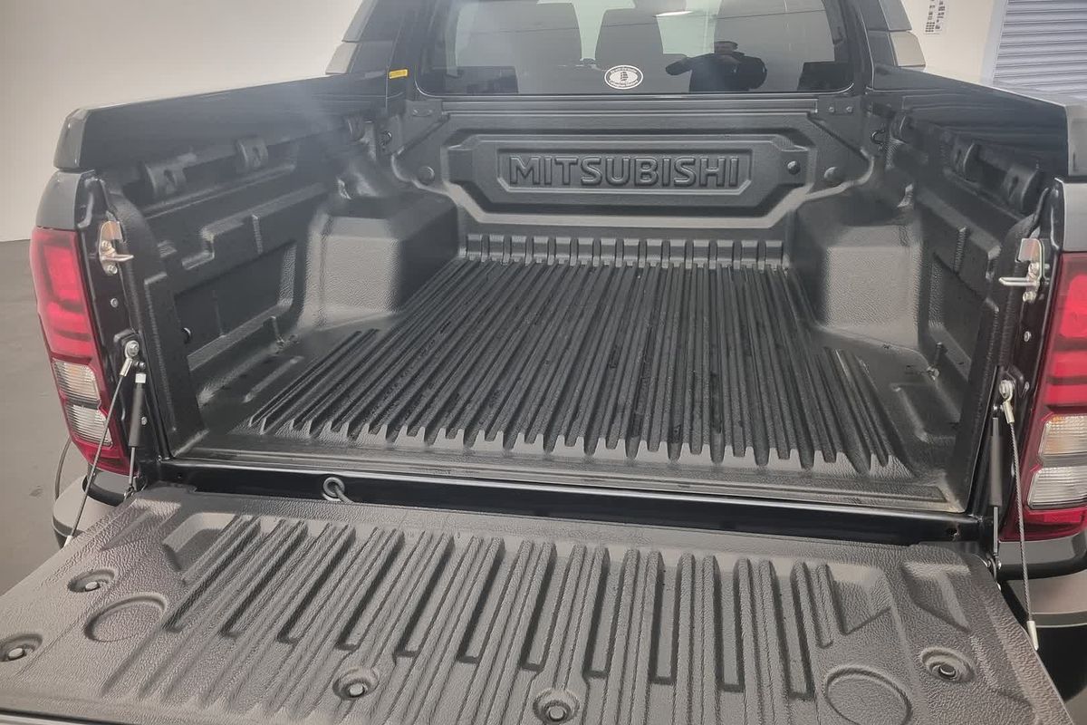 2025 Mitsubishi Triton GSR MV 4X4
