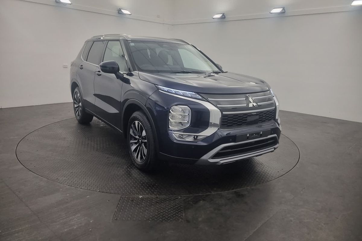 2025 Mitsubishi Outlander LS ZM