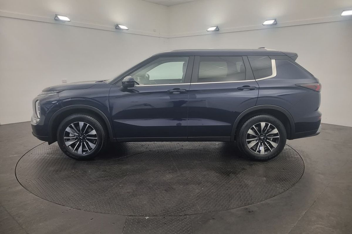 2025 Mitsubishi Outlander LS ZM