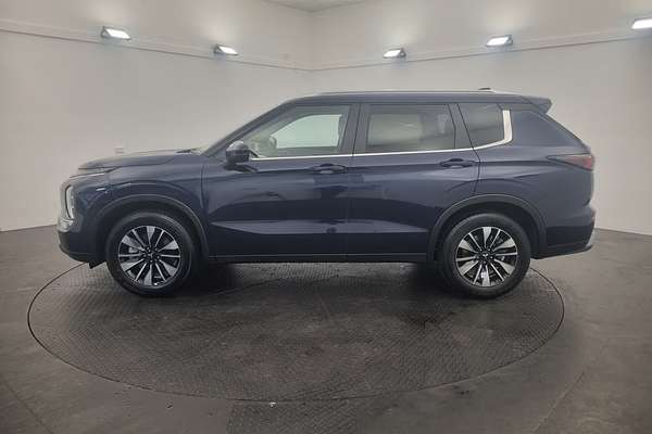 2025 Mitsubishi Outlander LS ZM