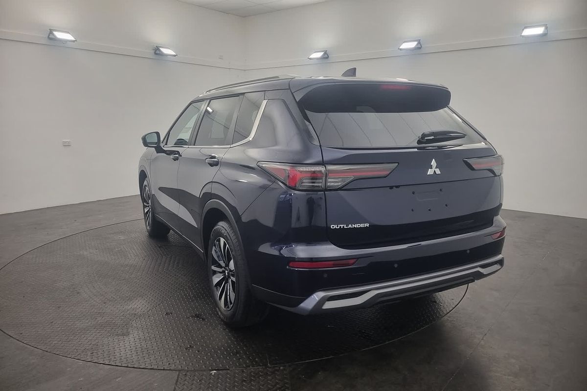 2025 Mitsubishi Outlander LS ZM