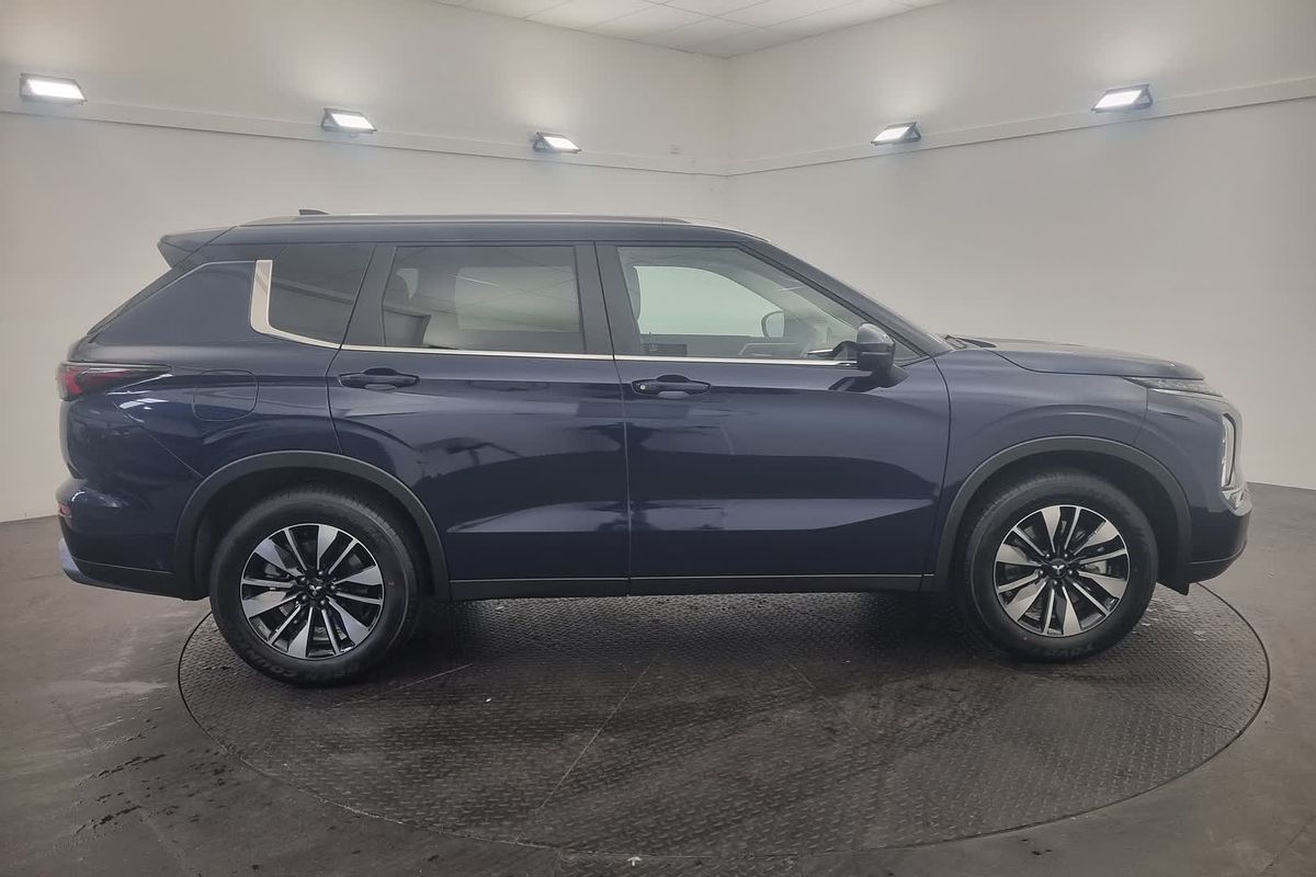 2025 Mitsubishi Outlander LS ZM