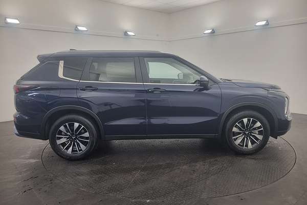 2025 Mitsubishi Outlander LS ZM