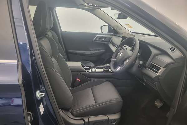 2025 Mitsubishi Outlander LS ZM