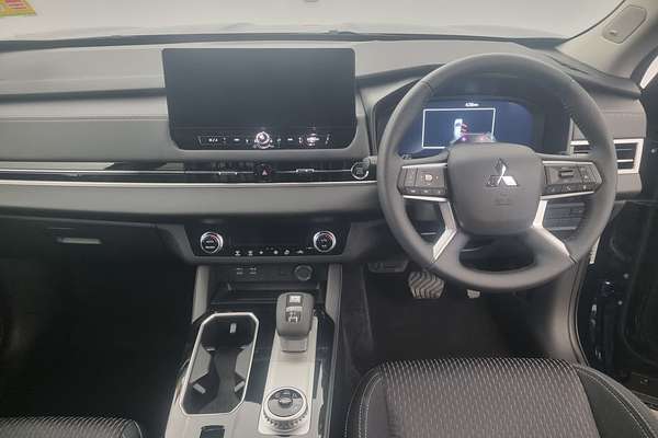 2025 Mitsubishi Outlander LS ZM