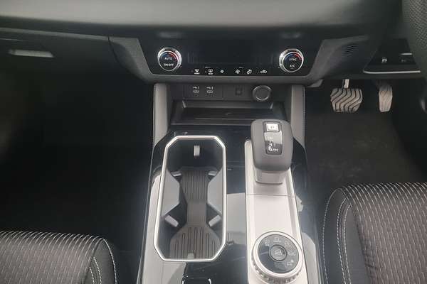 2025 Mitsubishi Outlander LS ZM