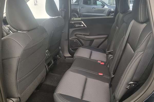 2025 Mitsubishi Outlander LS ZM