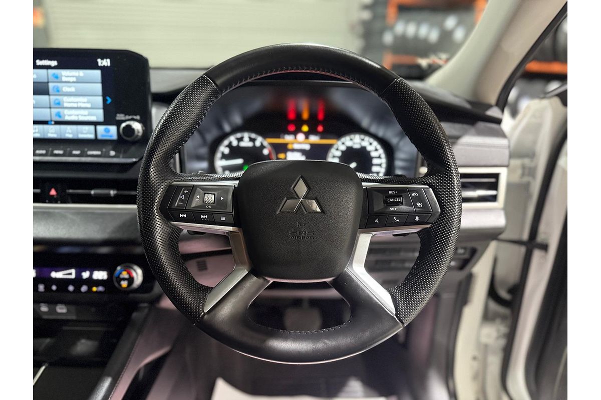 2023 Mitsubishi Outlander LS ZM