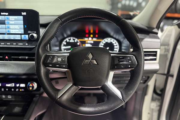 2023 Mitsubishi Outlander LS ZM