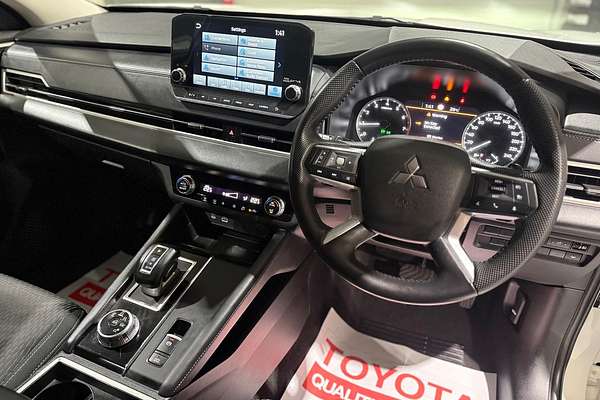 2023 Mitsubishi Outlander LS ZM