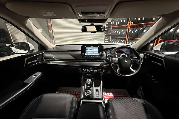 2023 Mitsubishi Outlander LS ZM