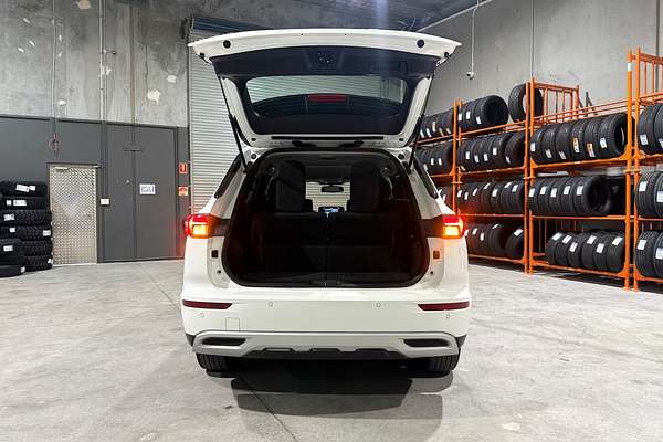 2023 Mitsubishi Outlander LS ZM