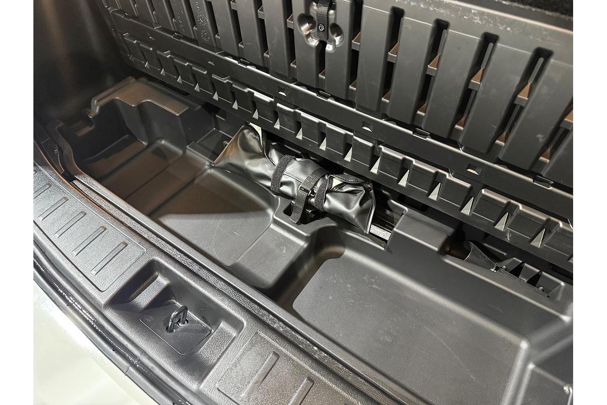 2023 Mitsubishi Outlander LS ZM