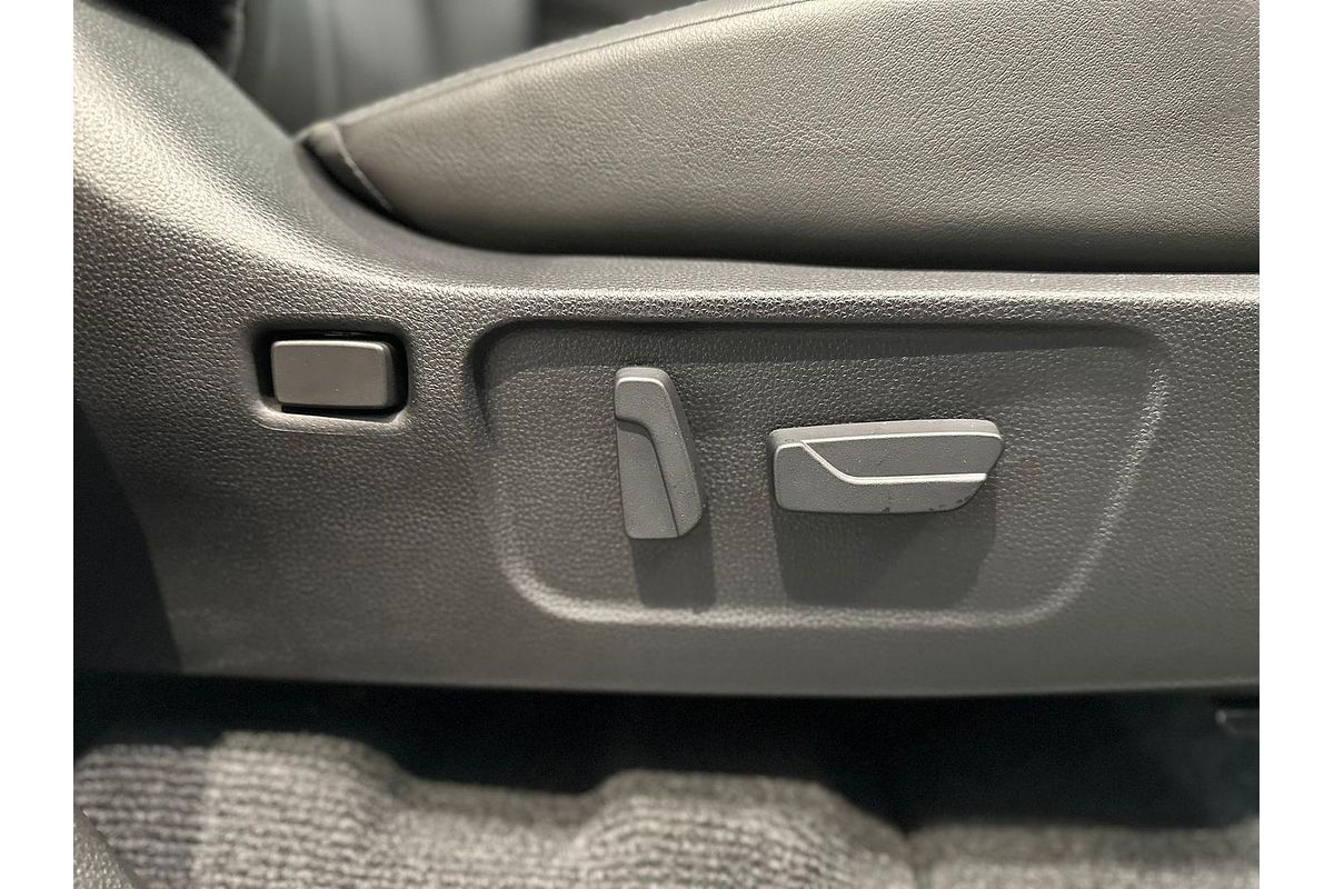 2025 Isuzu MU-X X-TERRAIN