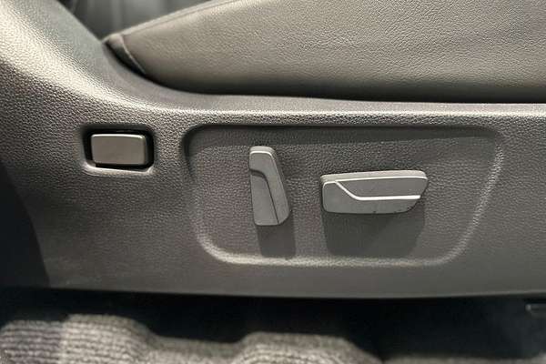 2025 Isuzu MU-X X-TERRAIN