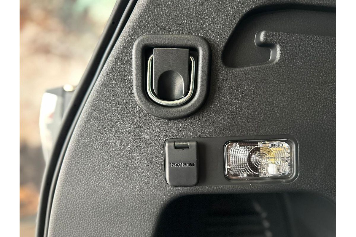 2025 Isuzu MU-X X-TERRAIN