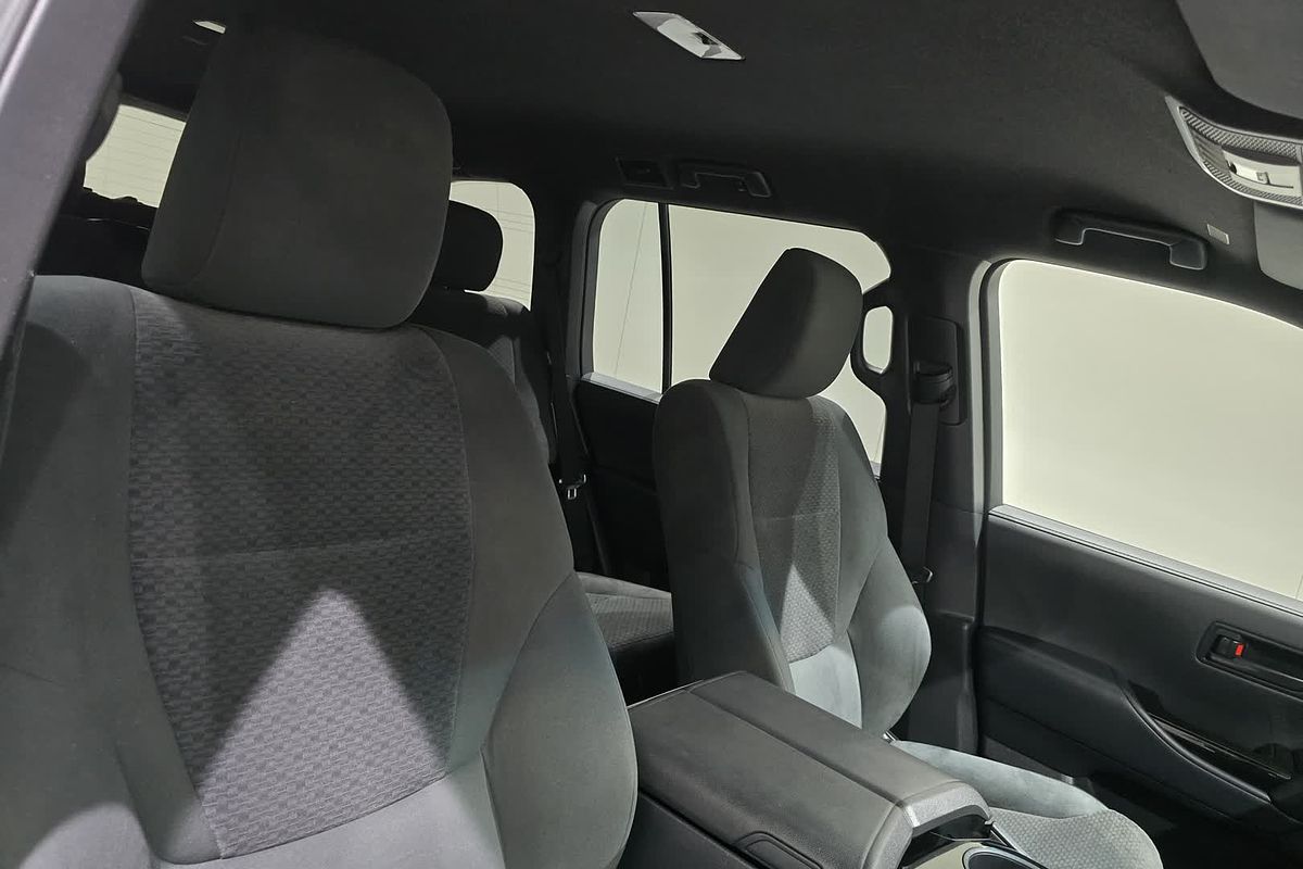 2023 Toyota Landcruiser GXL FJA300R