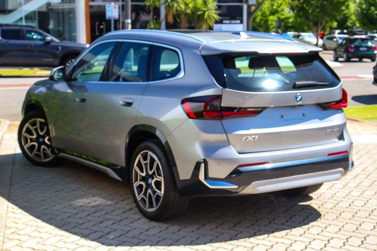 2024 BMW iX1 eDrive20 xLine U11