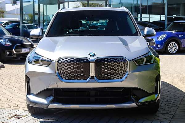 2024 BMW iX1 eDrive20 xLine U11