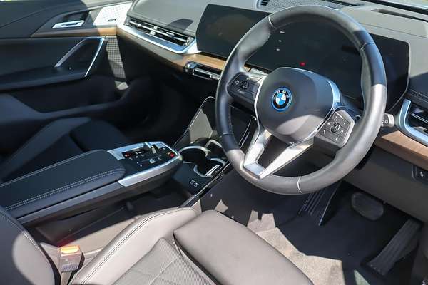 2024 BMW iX1 eDrive20 xLine U11