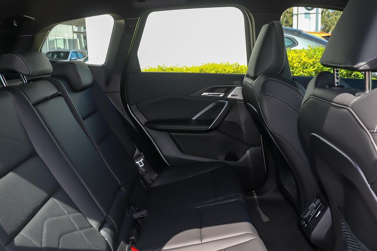 2024 BMW iX1 eDrive20 xLine U11