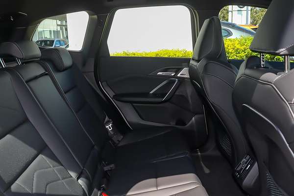 2024 BMW iX1 eDrive20 xLine U11