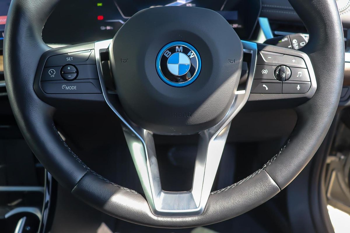 2024 BMW iX1 eDrive20 xLine U11