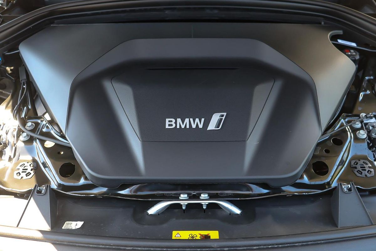 2024 BMW iX1 eDrive20 xLine U11