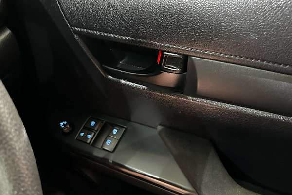 2016 Toyota Hilux Workmate TGN121R Rear Wheel Drive