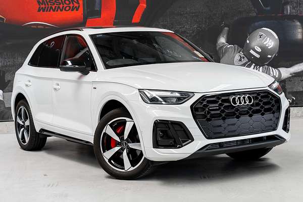 2023 Audi Q5 55 TFSI e S line FY