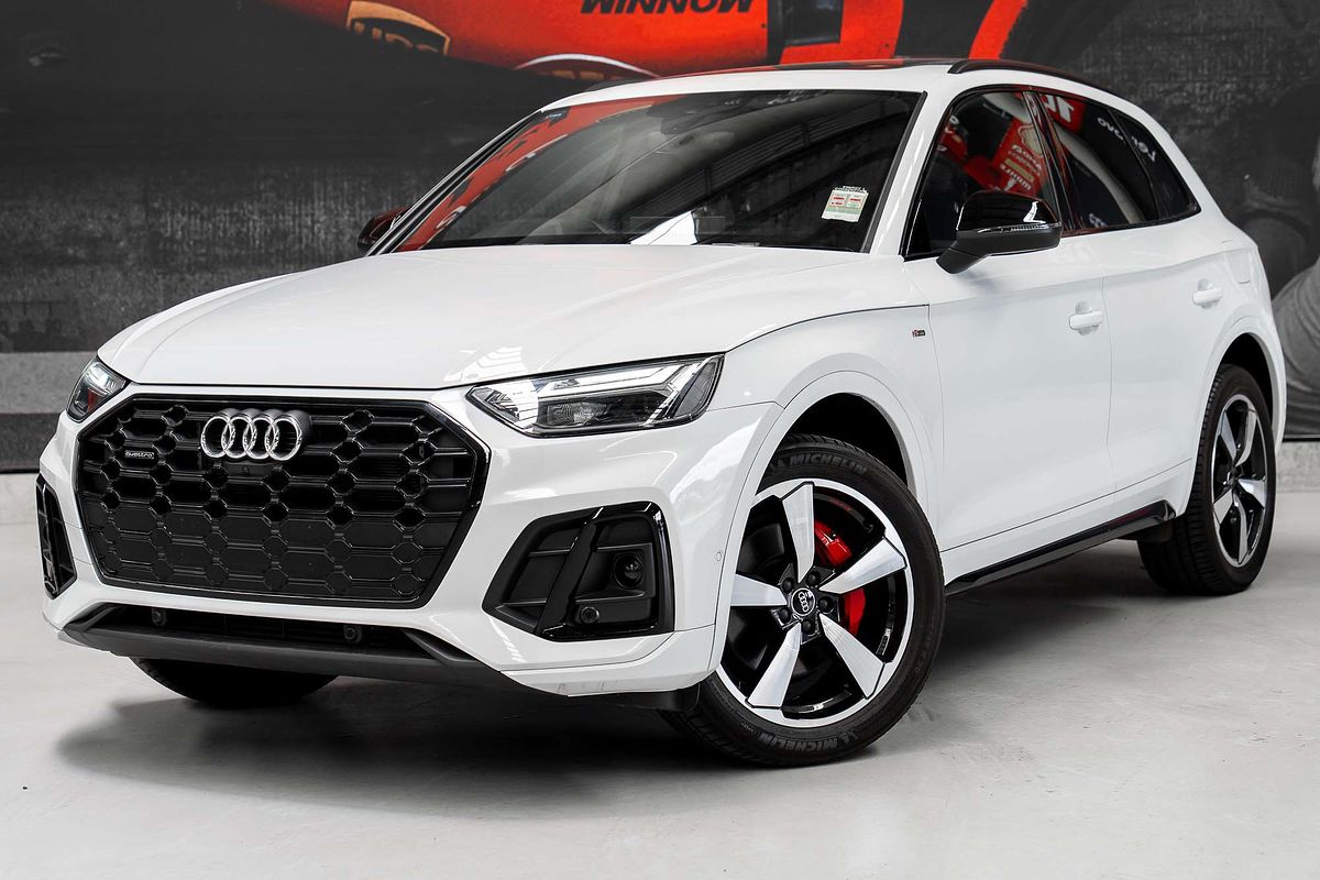 2023 Audi Q5 55 TFSI e S line FY