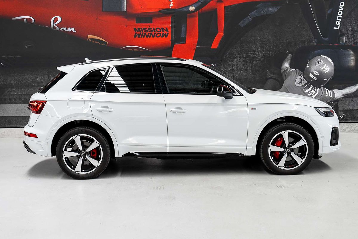 2023 Audi Q5 55 TFSI e S line FY