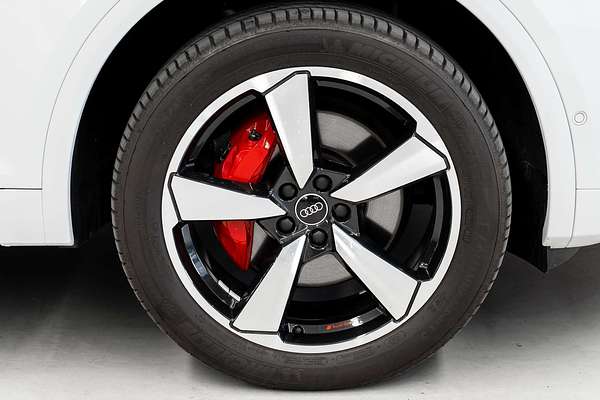 2023 Audi Q5 55 TFSI e S line FY