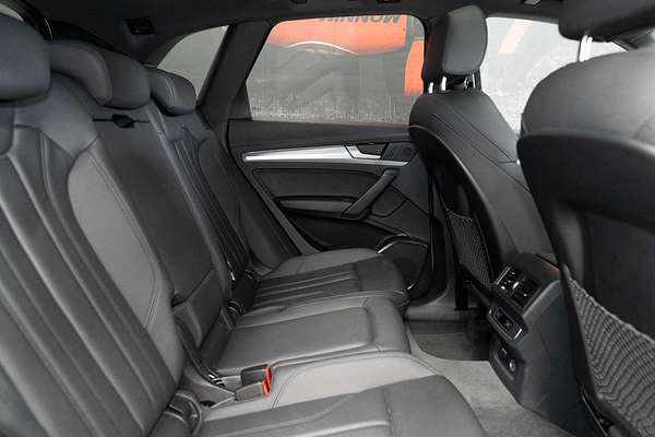 2023 Audi Q5 55 TFSI e S line FY