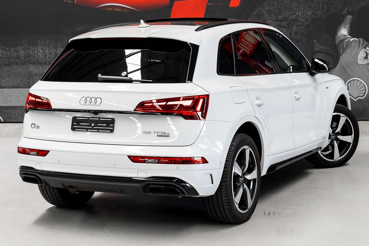 2023 Audi Q5 55 TFSI e S line FY