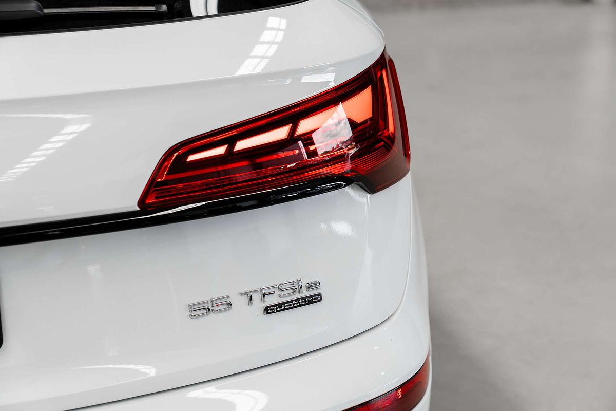 2023 Audi Q5 55 TFSI e S line FY