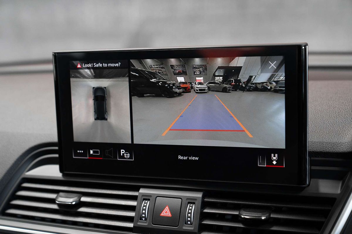 2023 Audi Q5 55 TFSI e S line FY