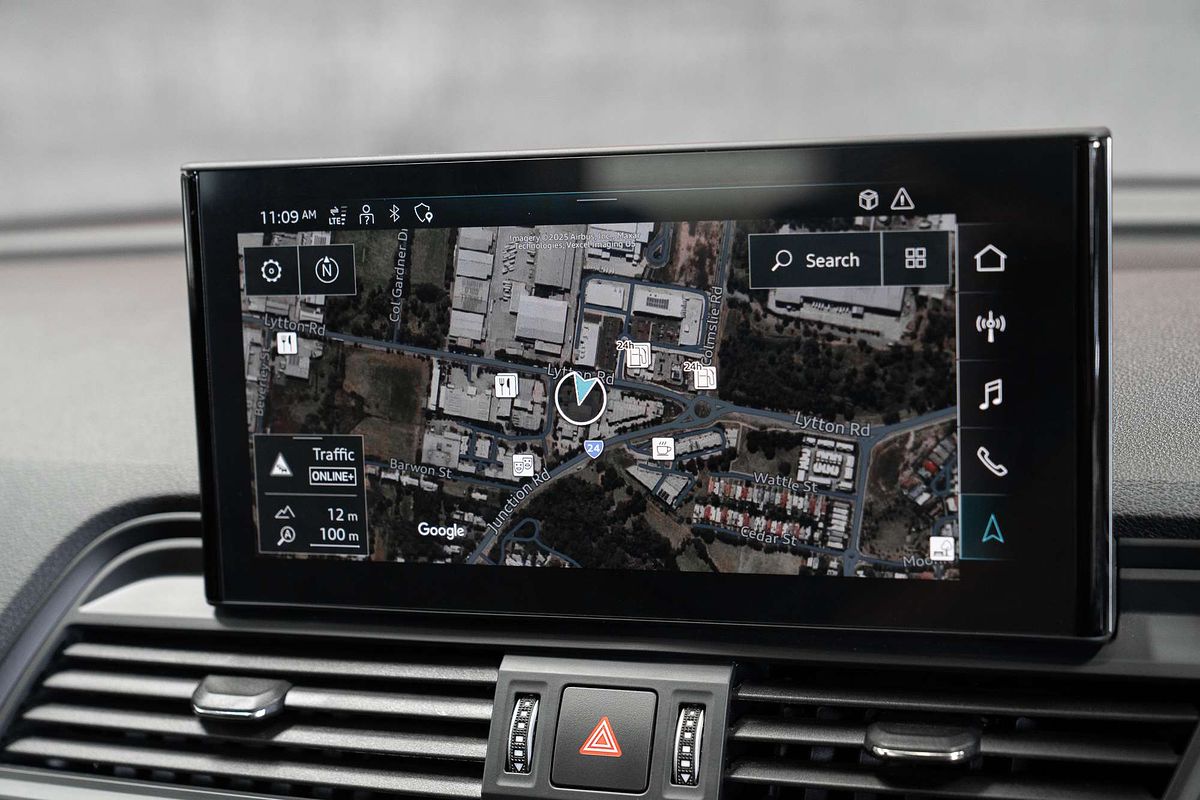 2023 Audi Q5 55 TFSI e S line FY