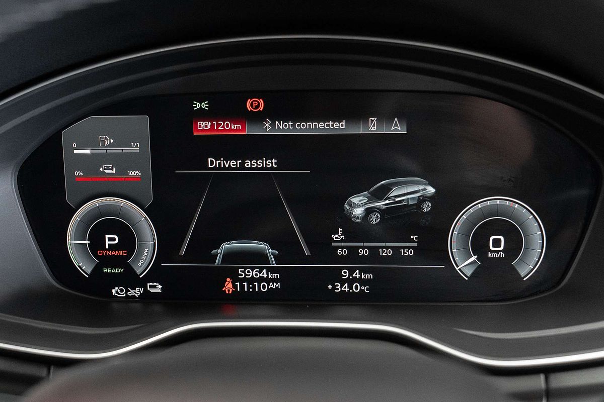 2023 Audi Q5 55 TFSI e S line FY