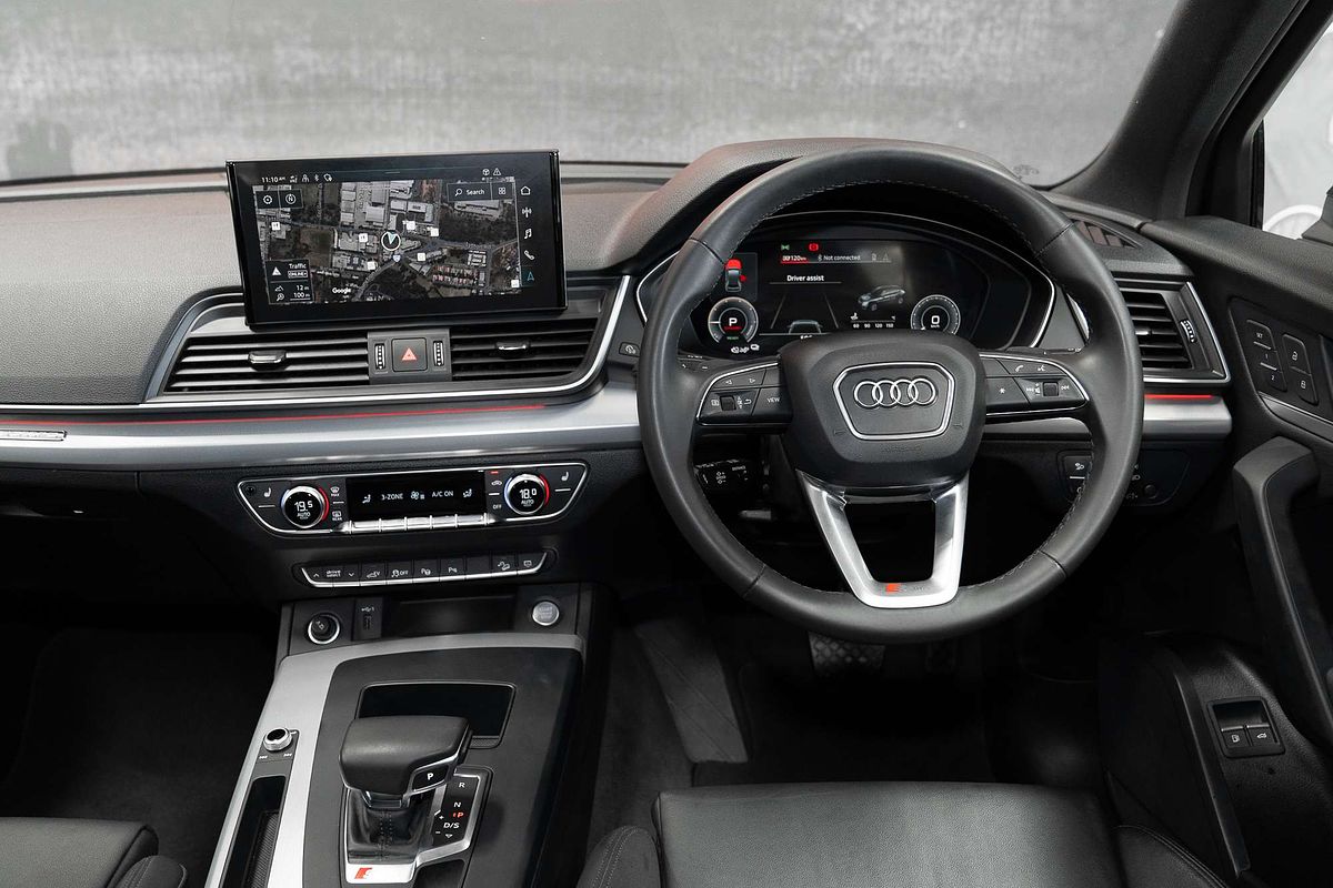 2023 Audi Q5 55 TFSI e S line FY
