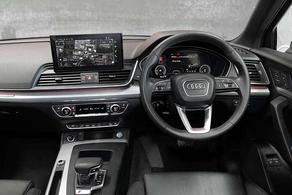2023 Audi Q5 55 TFSI e S line FY