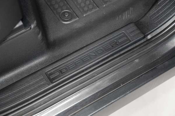 2023 Land Rover Defender 110 P400 SE L663