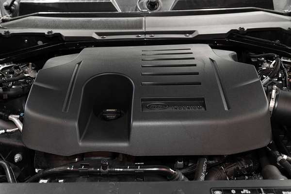 2023 Land Rover Defender 110 P400 SE L663