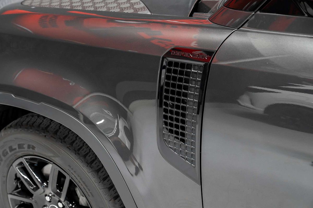 2023 Land Rover Defender 110 P400 SE L663