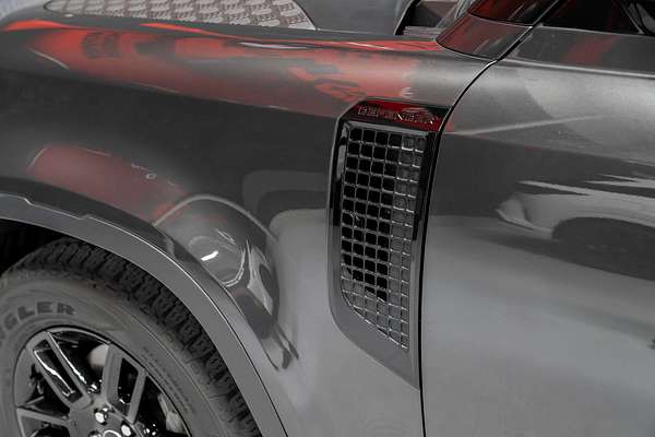 2023 Land Rover Defender 110 P400 SE L663