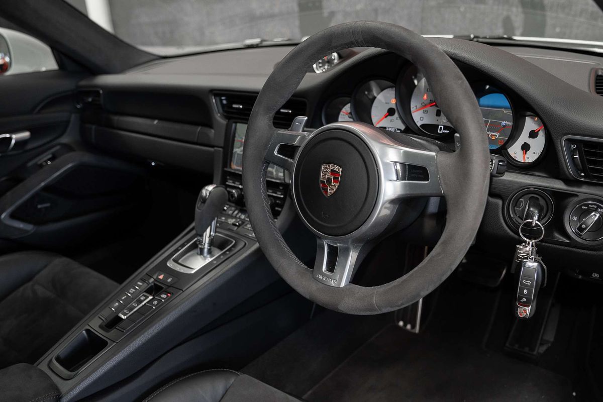 2015 Porsche 911 Carrera GTS 991