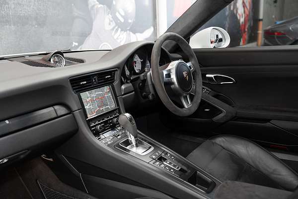 2015 Porsche 911 Carrera GTS 991