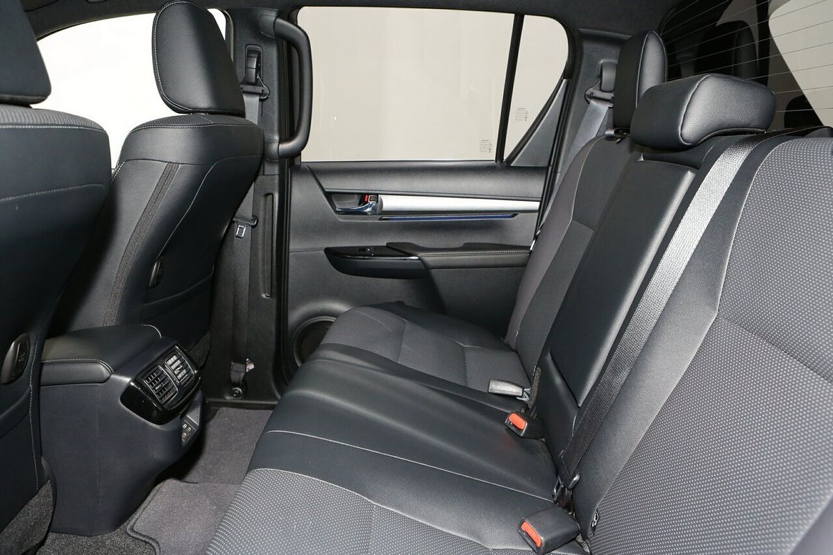 2024 Toyota Hilux Rogue 48V GUN126R 4X4